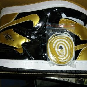 Air Jordan 1 top 3 gold